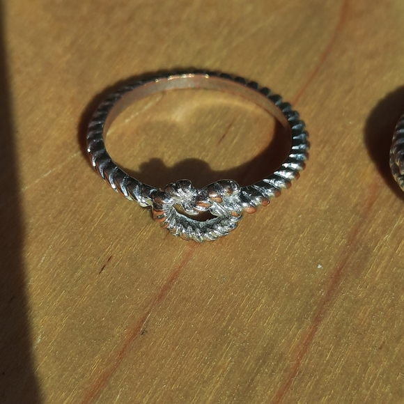 Pair of "braided rope" metal rings - Picture 3 of 3